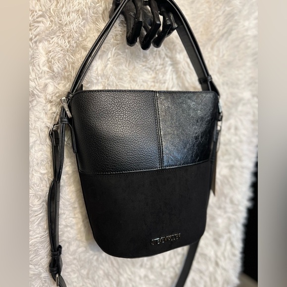 🖤🔥NWT- STEVE MADDEN STUNNING FAUX SUEDE AND LEATHER BCLARAA BUCKET BAG🔥🖤 - Picture 7 of 17